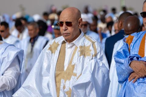 رئيس الجمهورية يؤدي صلاة عيد الأضحى بمسجد ابن عباس إلى جانب مفتي الجمهورية