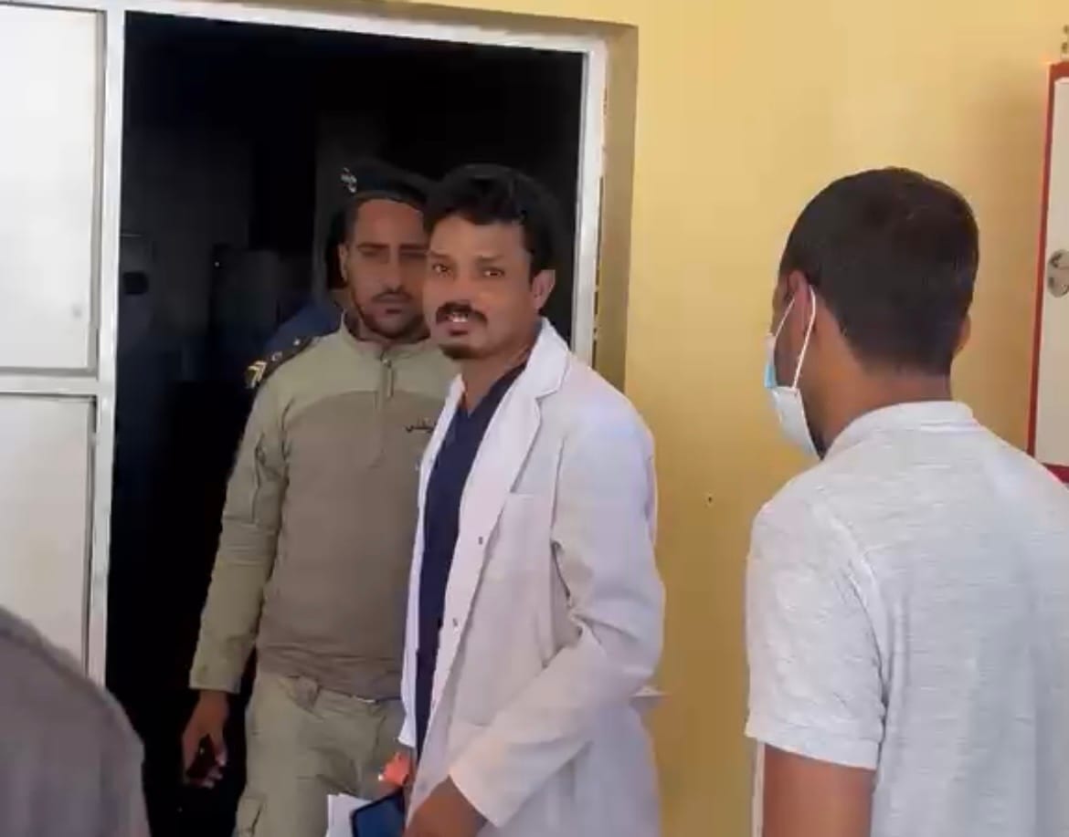 توقيف ثلاثة أطباء بمستشفى أطار خلال احتجاج على قرار تحويل زميلين لهم