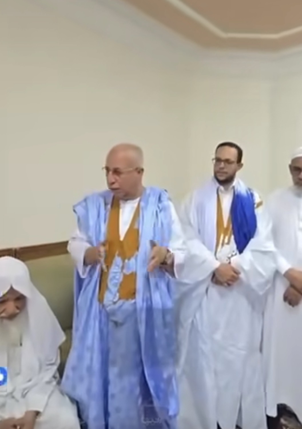 سفير موريتانيا في السعودية يقدم واجب العزاء باسم الرئيس غزواني في وفاة  مالعينين ولد أحمد