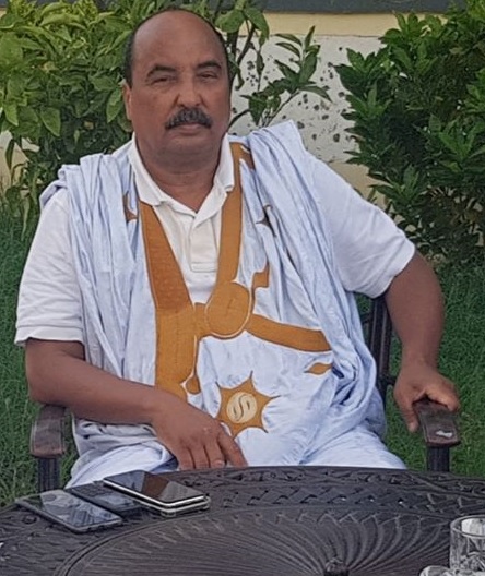 تمهيدًا لفحوص طبية.. نقل الرئيس السابق ولد عبد العزيز إلى عيادة خاصة