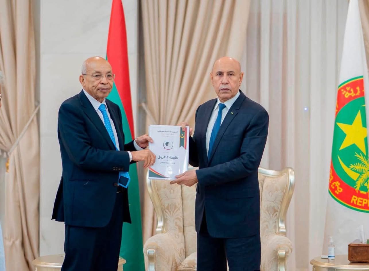 عاجل | منسق الحوار يسلم الرئيس غزواني وثيقة موقعة من الطيف السياسي المحاور قبل ساعات من المؤتمر الصحفي