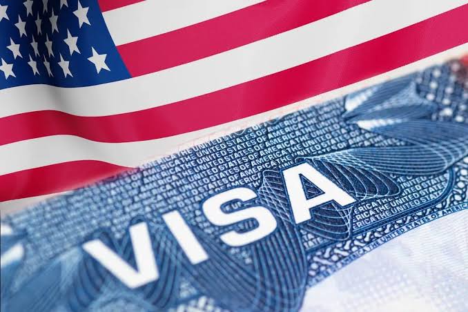 أمريكا توقف إصدار التأشيرات في سفارتها بنواكشوط وتحيل الطلبات إلى مراكز إقليمية