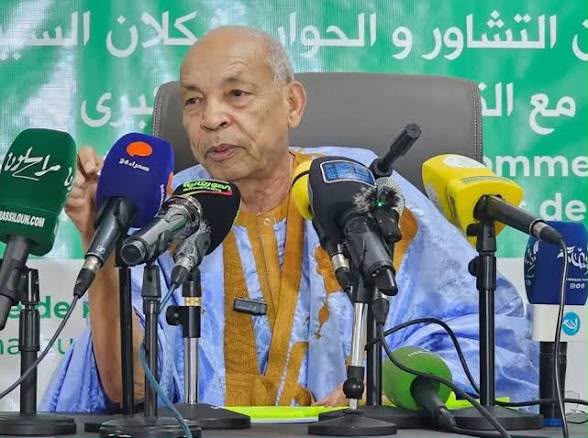 مؤسسة المعارضة توافق على قيادة موس فال للحوار الوطني