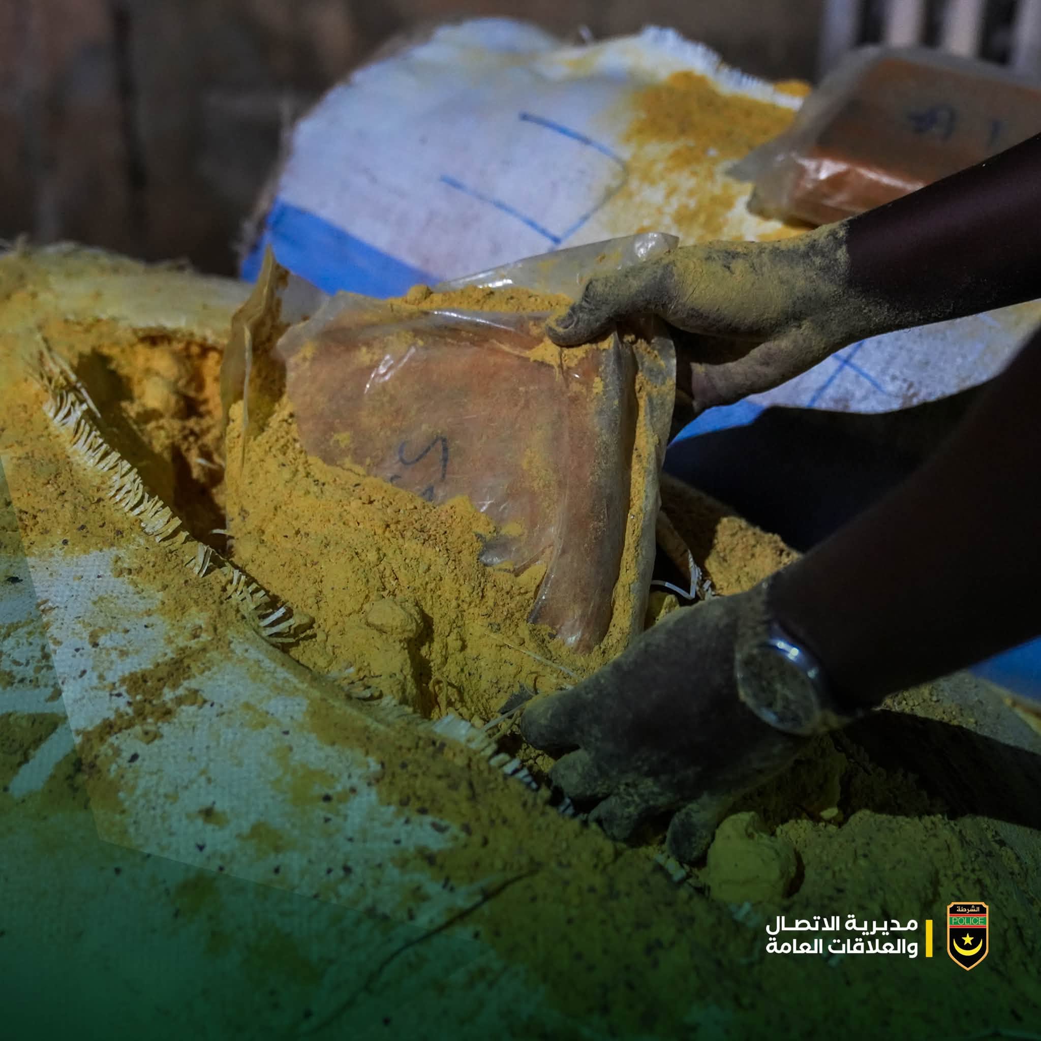 إحباط محاولة لتهريب 202 كيلوغرام من الحشيش داخل شحنات غذائية